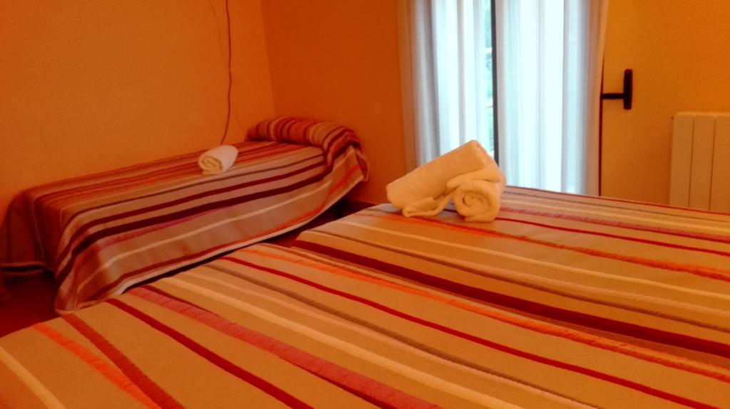 Hostal La Vega Пералехос Экстерьер фото