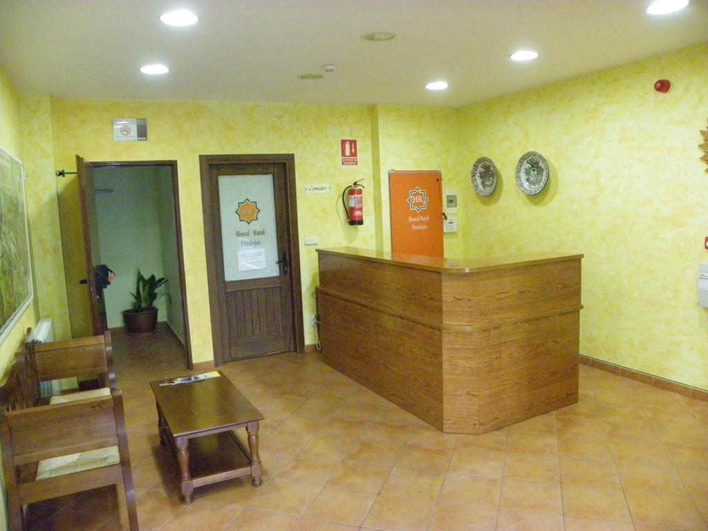 Hostal La Vega Пералехос Экстерьер фото